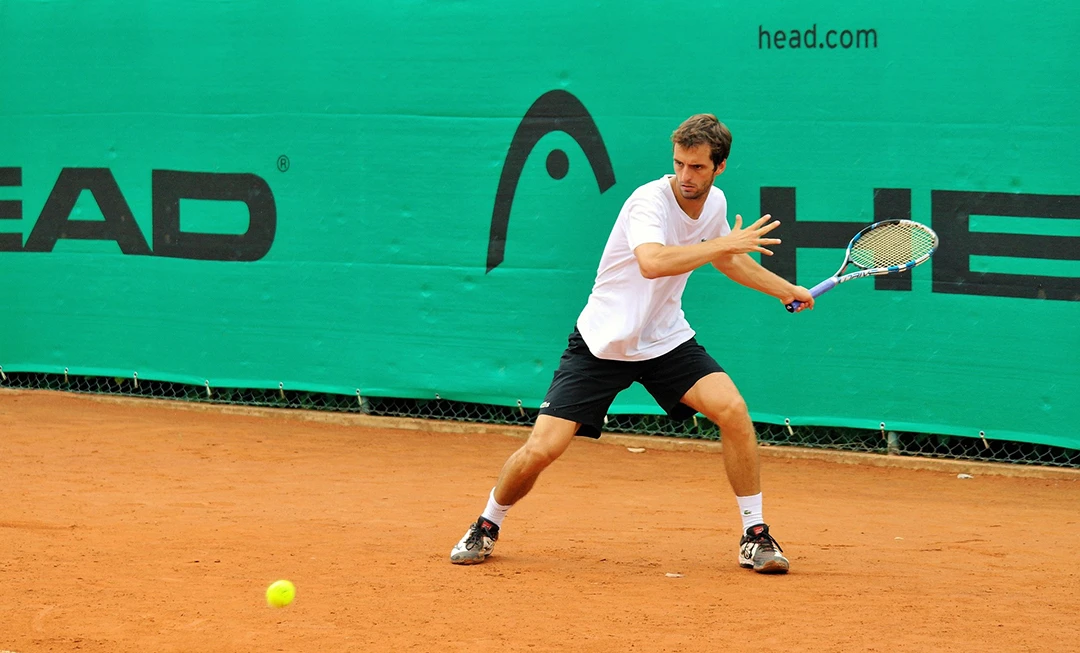Cuerpo y mente en juego: descubre los beneficios del tenis para la salud
