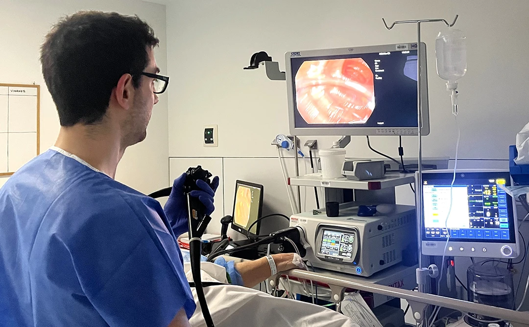 La endoscopia avanzada transforma el tratamiento del cáncer de colon en fases iniciales