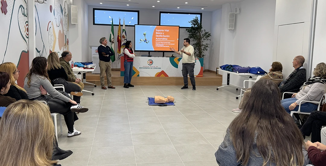 La Hermandad del Amor y el Colegio de Enfermería de Córdoba se unen para impulsar la seguridad y la cardioprotección en la Semana Santa cordobesa